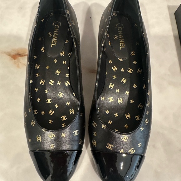 Chanel Black and Gold Flats - Picture 1 of 9